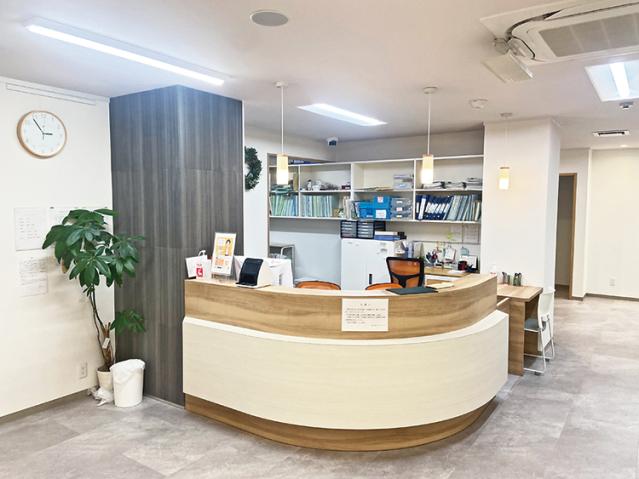 笑顔や心づかいなど、あなたの「人柄」が光る場面が
たくさん!頑張りは厚待遇や好環境が応援します!