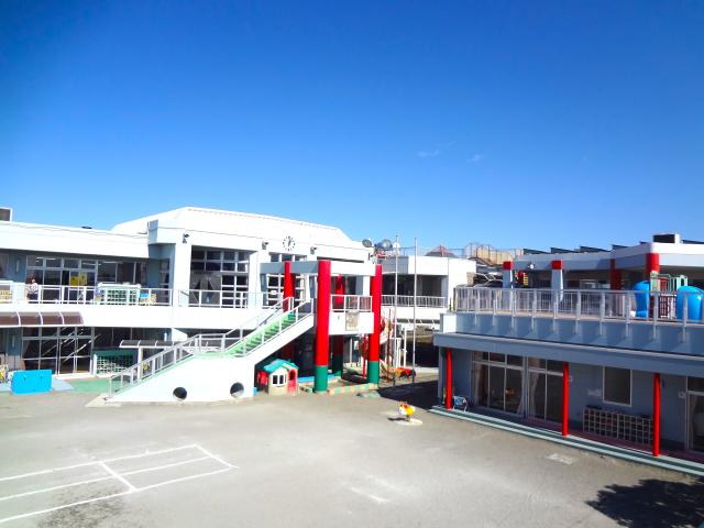 平成24年4月「幼稚園型認定こども園」に認定。
お泊り会や夏まつりなど様々な行事も実施しています。