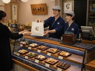 落ち着いた雰囲気◎20代〜50代と幅広い年齢層が活躍中/経験を活かして働ける！和菓子販売スタッフ
