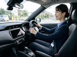 取引先の家電量販店を巡回し、新商品の紹介や売り場設営に関する手配などを行うお仕事！