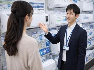 誰もが知ってるメーカーで
エアコンの販売スタッフ!!
