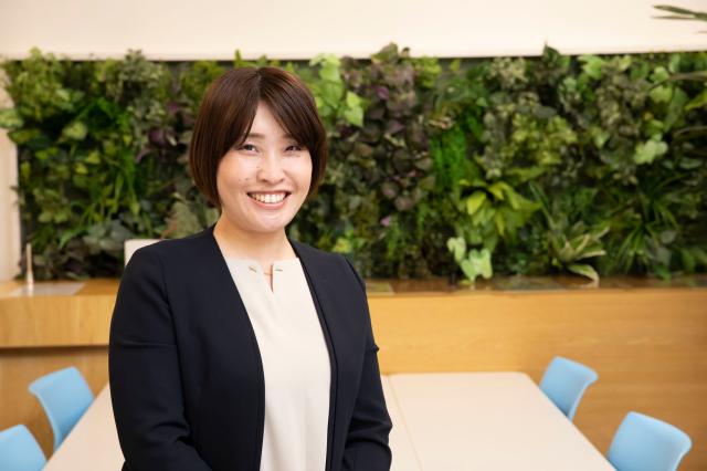 対面や手紙・メールで住民の方から感謝の言葉をいただくことも。公的機関ならではの醍醐味です。