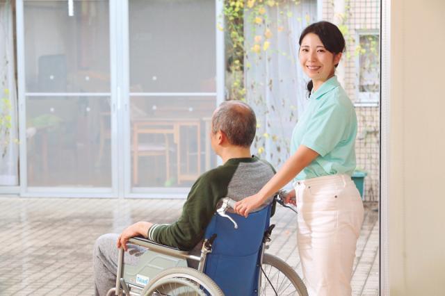 マンツーマン指導で新人さんも安心スタート可。
日数・曜日・時間帯などシフト相談できます。