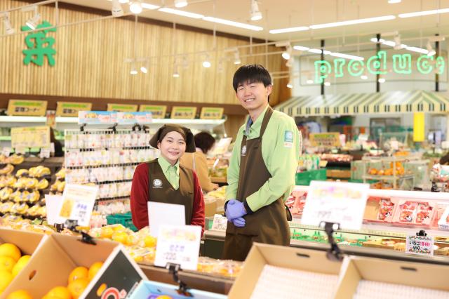 タイヨーの魅力は、自分に合った色々な働き方ができるところですかね♪
そんな環境の中だから、長期に渡り活躍されている先輩スタッフも大勢いらっしゃいます。
詳しくは、下記までスクロール！