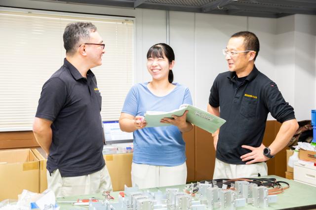分からないことは積極的に、スタッフへ相談してくださいね！　経験ある先輩スタッフが、優しくしっかり指導をしてくれます♪