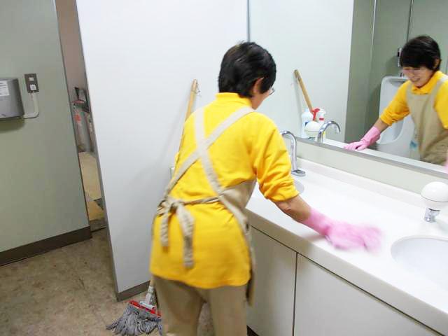 科学技術館の清掃スタッフ ◎未経験OK／交通費支給／駅チカ徒歩7分／20〜60代活躍中／週２日〜OK博物館（科学技術館）内の清掃業務