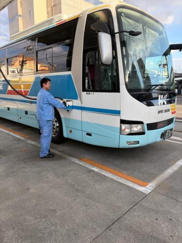 ＜豊中市螢池西町＞給油軽作業／50代・60代活躍中／週2日〜5日で応相談空港リムジンバス営業所内での給油スタッフ