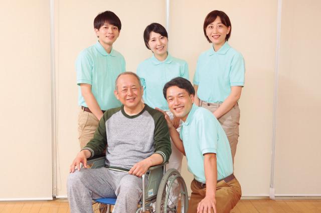 スタッフ同士が助け合い、専門職としてレベルアップできる環境を整えています。