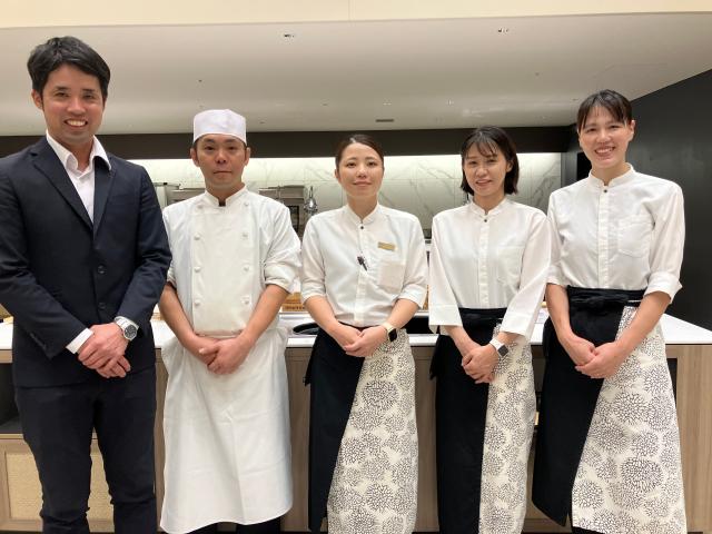 沖縄ビーチリゾートのキッチンスタッフ！週3日〜／研修・資格取得祝金制度あり／食堂は1食300円調理スタッフ