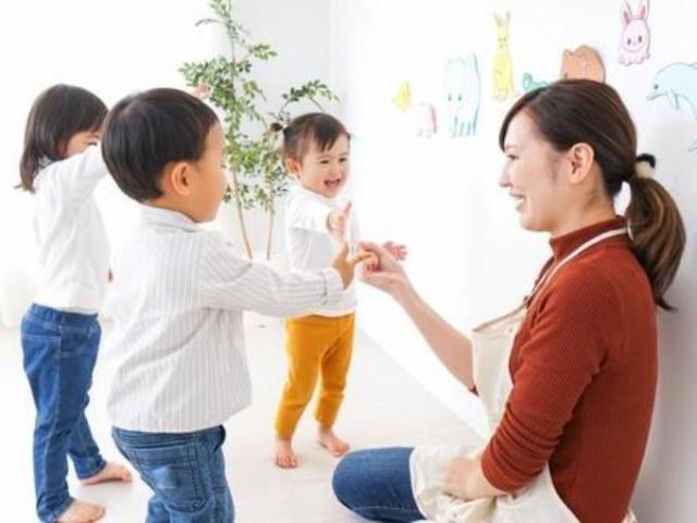 【病院内で乳幼児への保育業務】病院内で乳幼児への保育業務｜残業ほぼなし｜未経験OK定着率◎病院内で乳幼児への保育業務