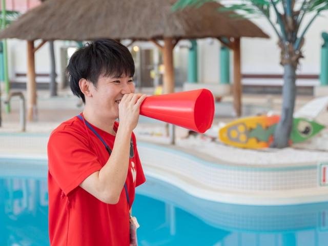 髪色自由！ピアスOK！華美なものでなければネイルもOKです♪
