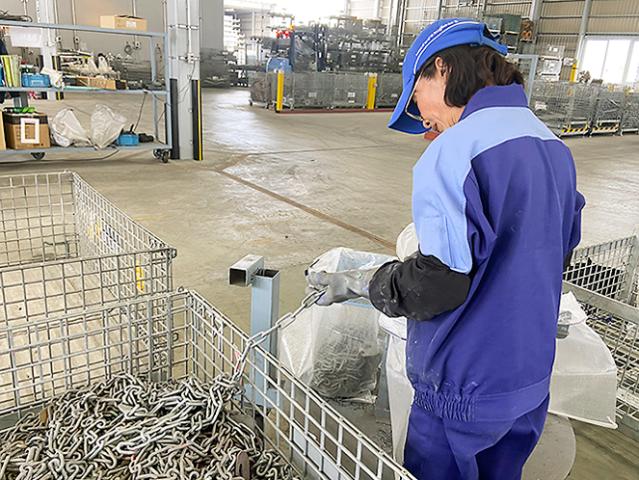 仕事中はみんな真剣そのものですが、休憩時間には冗談が飛び交うなど和気あいあいとした雰囲気に！
