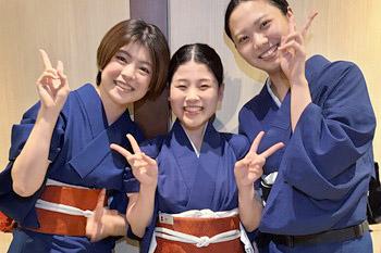 20代中心の仲間と働く和食店ホールスタッフ／未経験歓迎／週2日〜／5段階の昇給制度あり／髪色自由和食レストランのランチメインホールスタッフ