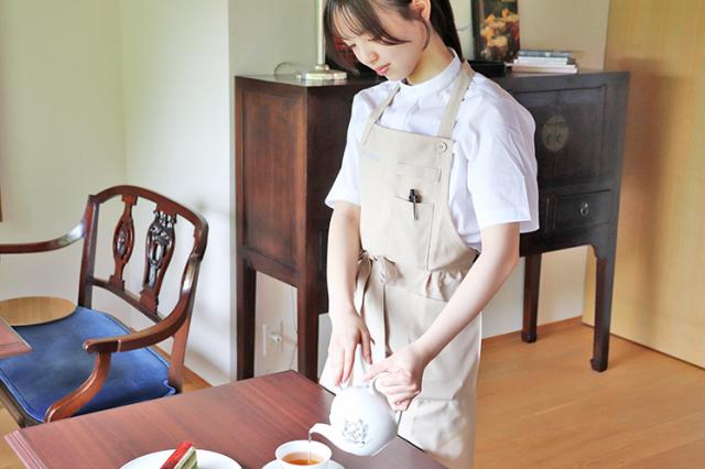【京都清水】＼オシャレなカフェダイニングでのスタッフ／未経験歓迎！週2日〜OK！カフェレストランでの
［1］接客スタッフ
［2］調理補助（キッチンスタッフ）