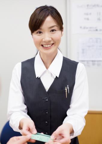 ＜週休2.5日以上！＞資格不要でスタート可◎頑張りはしっかり給与で還元！就職祝金あり＆毎月報奨金支給クリニックの受付・医療事務