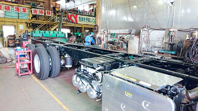 安全な製品をお届けするために努め、日々仕事に取り組んでいます。