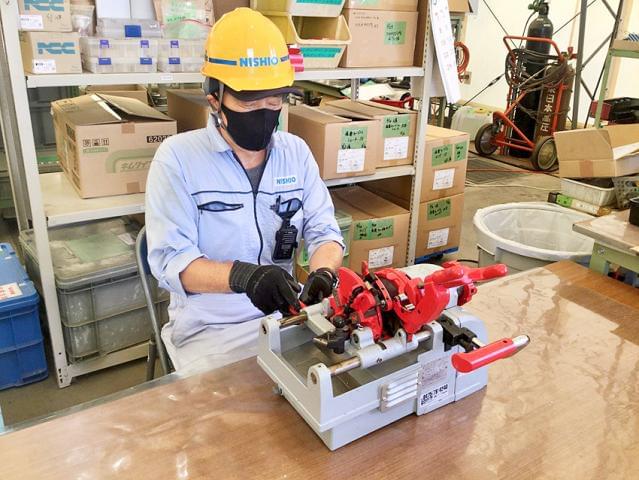 東証プライム上場の安定企業で末永くご活躍を！未経験OKのコツコツ軽作業。土日祝休み。フルタイム歓迎！軽作業（清掃・点検他）