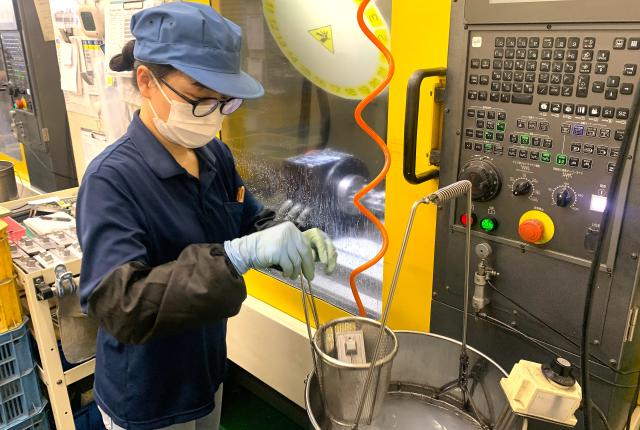 人格と技術の向上をもとに信頼を築き、
高品質の製品提供を通して社会貢献を目指しています。