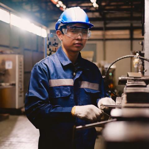 横浜市緑区/人気の日勤/溶接経験者/ステンレス加工作業/正社員登用制度有/WEB面接可溶接、ステンレス加工