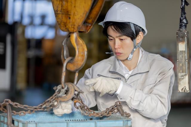 急募　高時給1700円｜日勤のみマシニング加工。未経験OK、　冷暖房完備の快適工場　入社祝い金１０万マシニングセンターオペレーター（機械加工）｜クレーン・玉掛け資格活かせる製造スタッフ※会社負担で取得あり