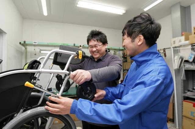 営業スタッフや現場の仲間と協力して、「明るく、周りを支える仕事」そんなあなたのご応募を、スタッフ一同心よりお待ちしております！