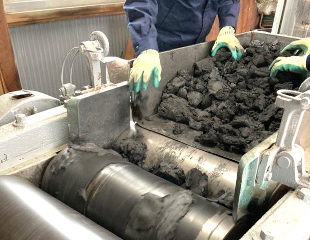 ニッチ商品で業界トップシェア！増産につき増員募集！未経験・異業種歓迎／年間休日120日インク用部品の製造スタッフ