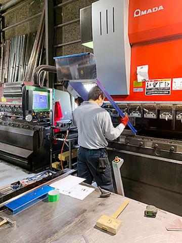 定着率が高いのは、教え方が優しいから。30〜40代の先輩が、あなたの「初めて」をマンツーマンで支えます！