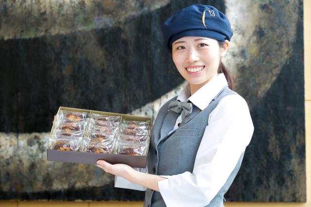 色々なお菓子と甘い香りに囲まれながら働こう♪