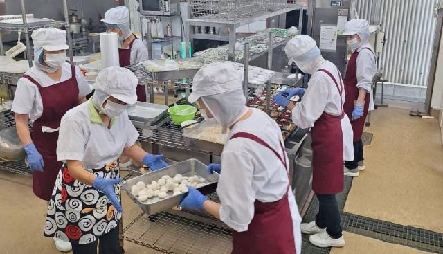 【お弁当の調理・生活支援】JR川口駅チカ！心あたたまるお仕事しませんか！［1］就労継続支援B型宅配弁当事業所でのお弁当の調理
［2］障がい者向けデイサービスでの支援員